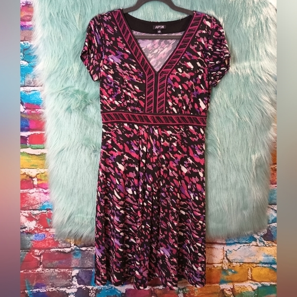 Apt 9 Purple Black Pink and White Multicolored Short Sleeve V-Neck Dress S - Picture 1 of 8